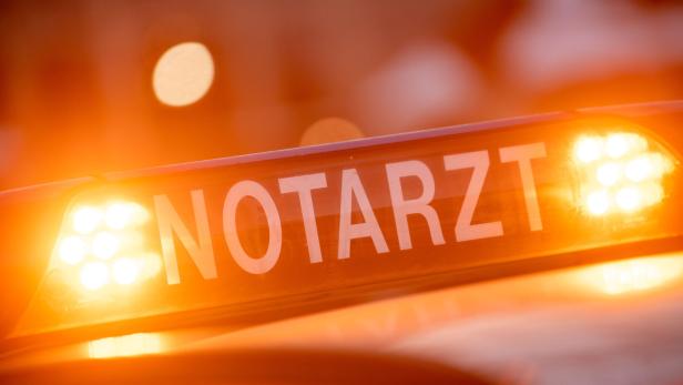 Notarztwagen-Schild mit Warnleuchten 