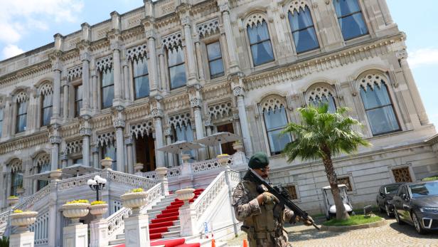 Second round of peace talks between Russia and Ukraine, in Istanbul